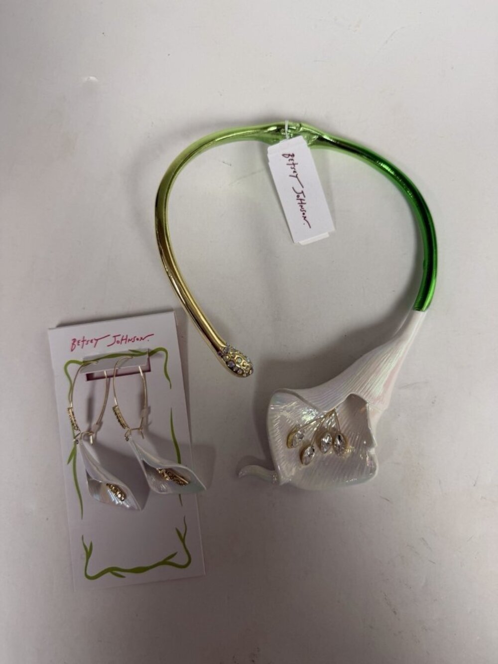 Betsey Johnson White Gold Floral Earring  Necklace 2 Pc Set Calla Lily NWT - Picture 8 of 10